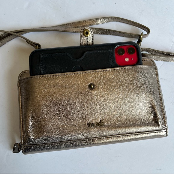 The Sak Redwood 3 In 1 Crossbody Wallet Wristlet in Pyrite Metallic Leather - Picture 7 of 13